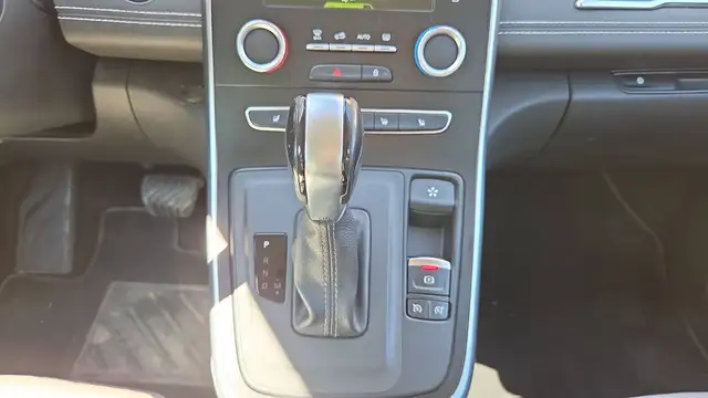 Renault Scenic view 13