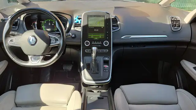 Renault Scenic view 11