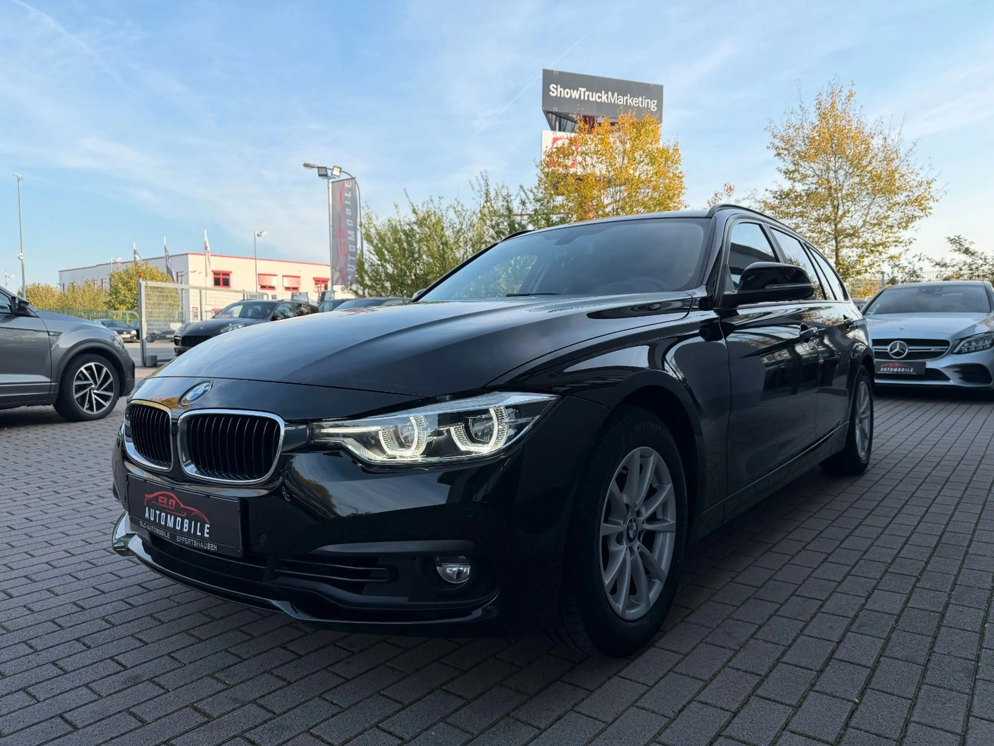 BMW 320 i Touring  Advantage*Leder*LED-Scheinwerfer* — photo 6