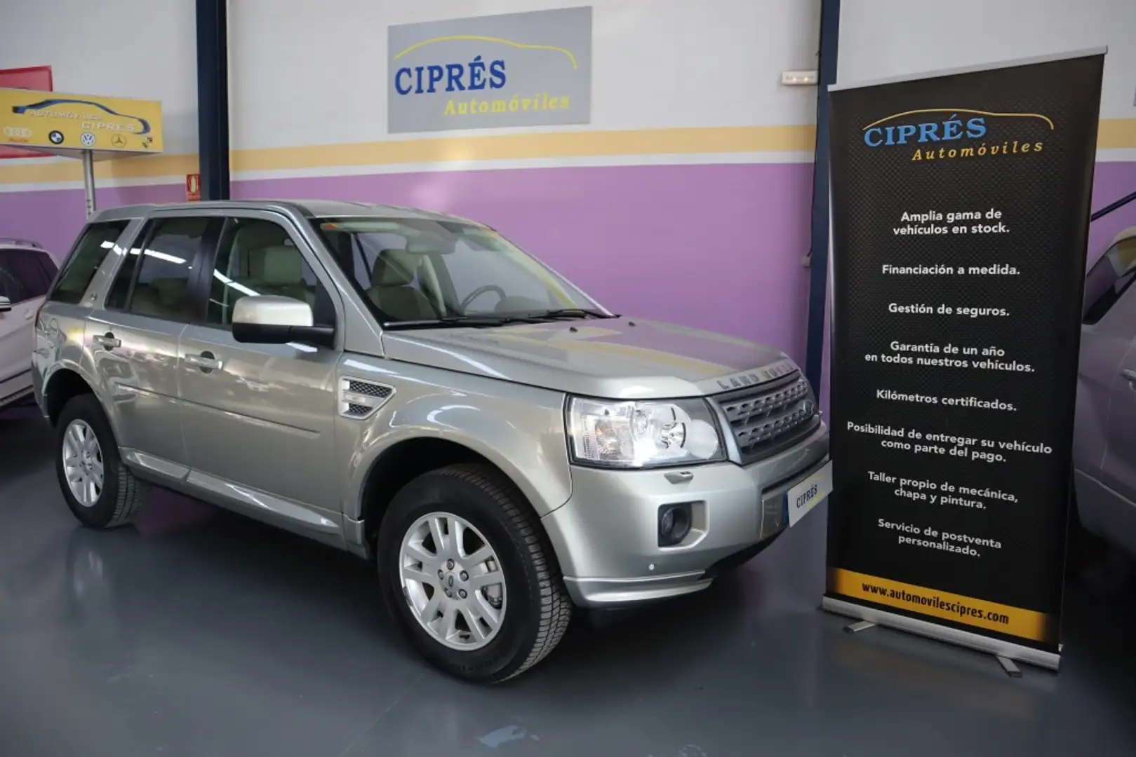 Land Rover Freelander 2.2TD4 S&S SE 4x4 Plateado - 1
