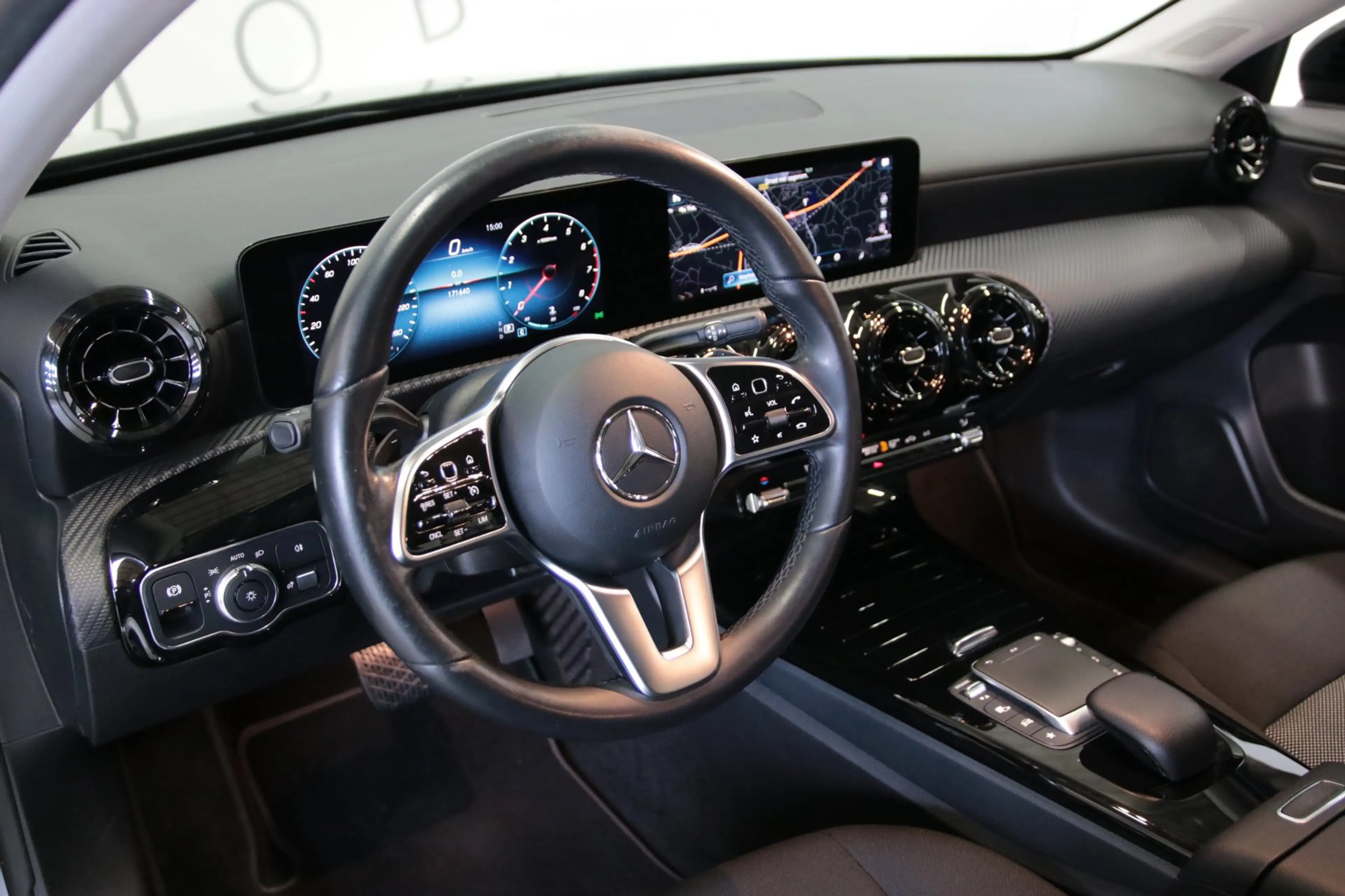 Mercedes-Benz A 180 Apple CarPlay/ Led-koplampen/ Achteruitrijcamera — photo 19
