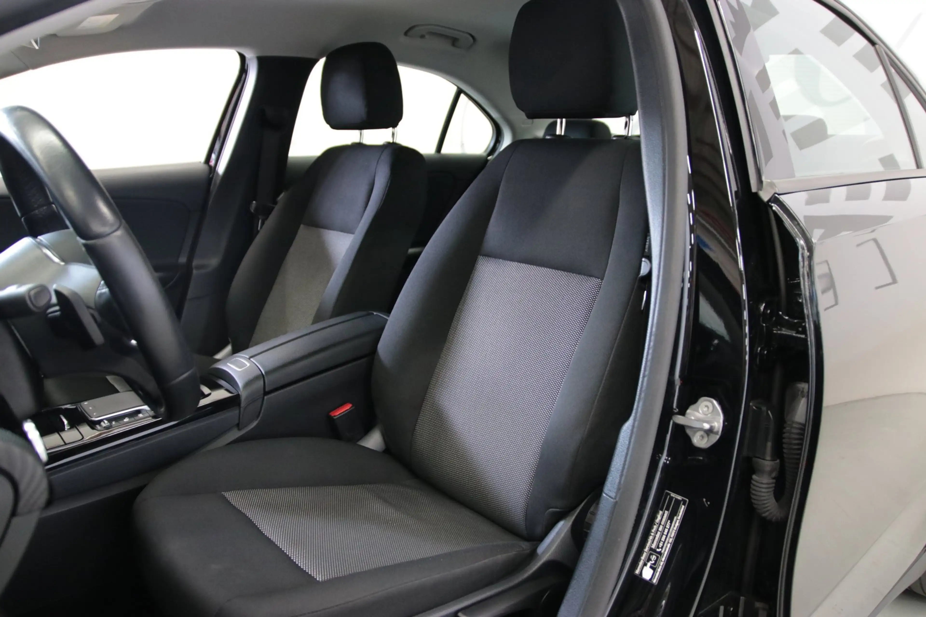 Mercedes-Benz A 180 Apple CarPlay/ Led-koplampen/ Achteruitrijcamera — photo 8