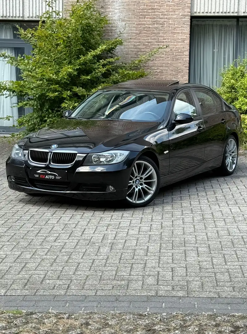 BMW 318 Bmw Serie 3 E90 318i Essence Zwart - 1