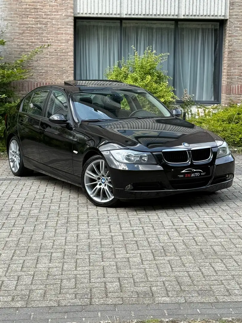 BMW 318 Bmw Serie 3 E90 318i Essence Zwart - 2