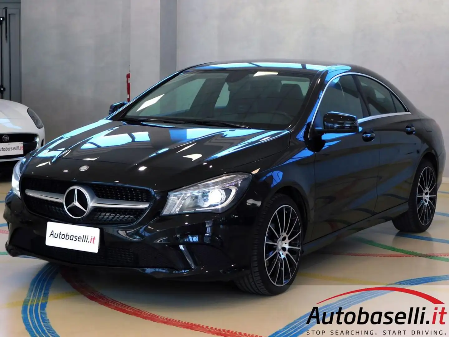 Mercedes-Benz CLA 220 250 4MATIC 211CV SPORT AUTOMATICA 7G-DCT Nero - 2