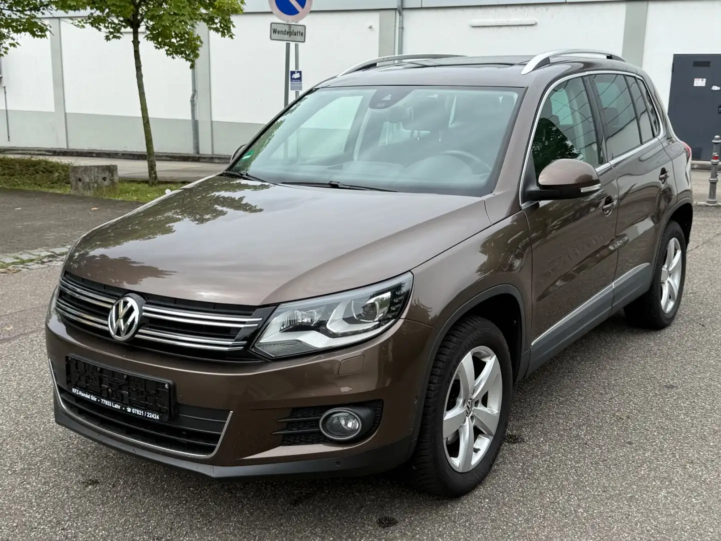 Volkswagen Tiguan Sport&Style 4Motion TÜV NEU/NAVI/LED/PANO Braun - 1