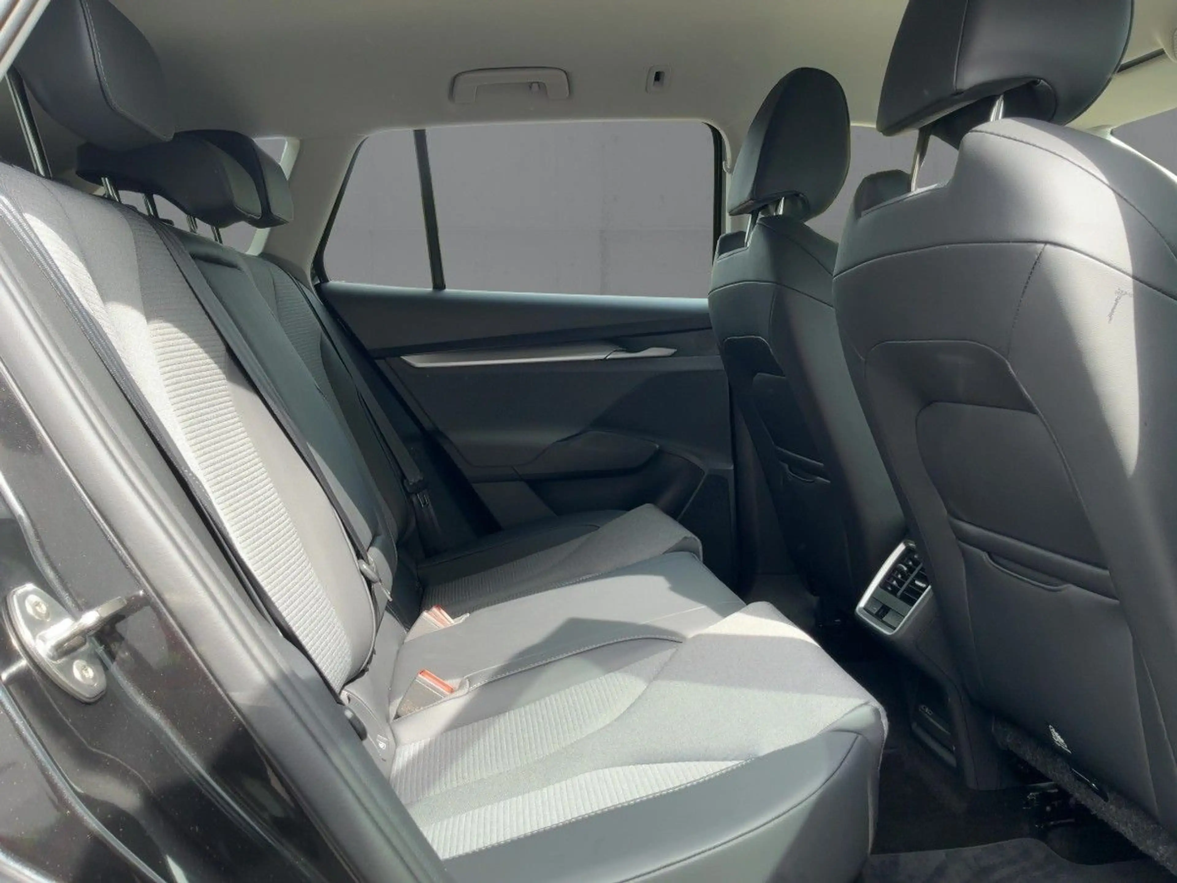 Skoda Enyaq 85 LOFT MATRIX+NAVI+AHK+ACC+RFK+WäPu+20Z. — photo 12