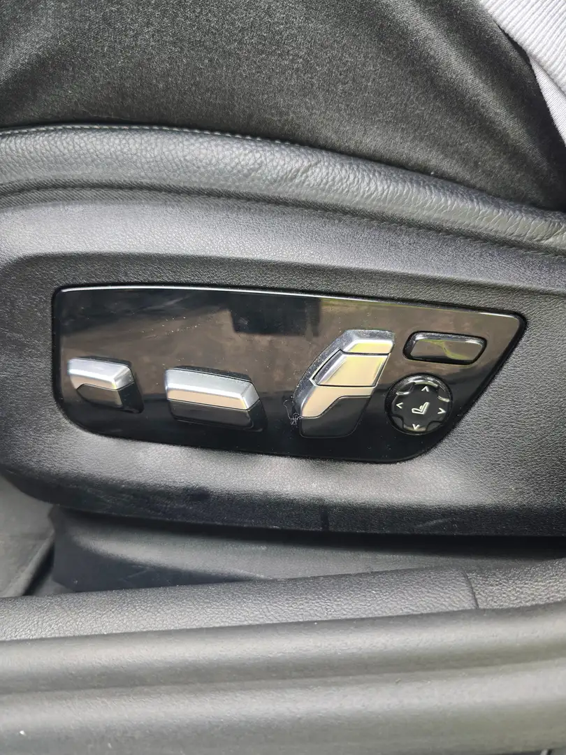 BMW 520 520d Aut. Luxury Line Zwart - 2