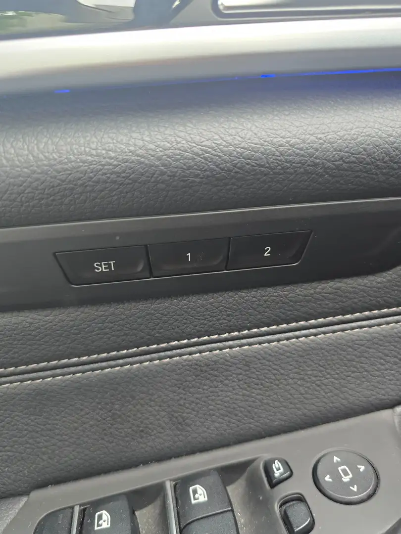 BMW 520 520d Aut. Luxury Line Zwart - 1