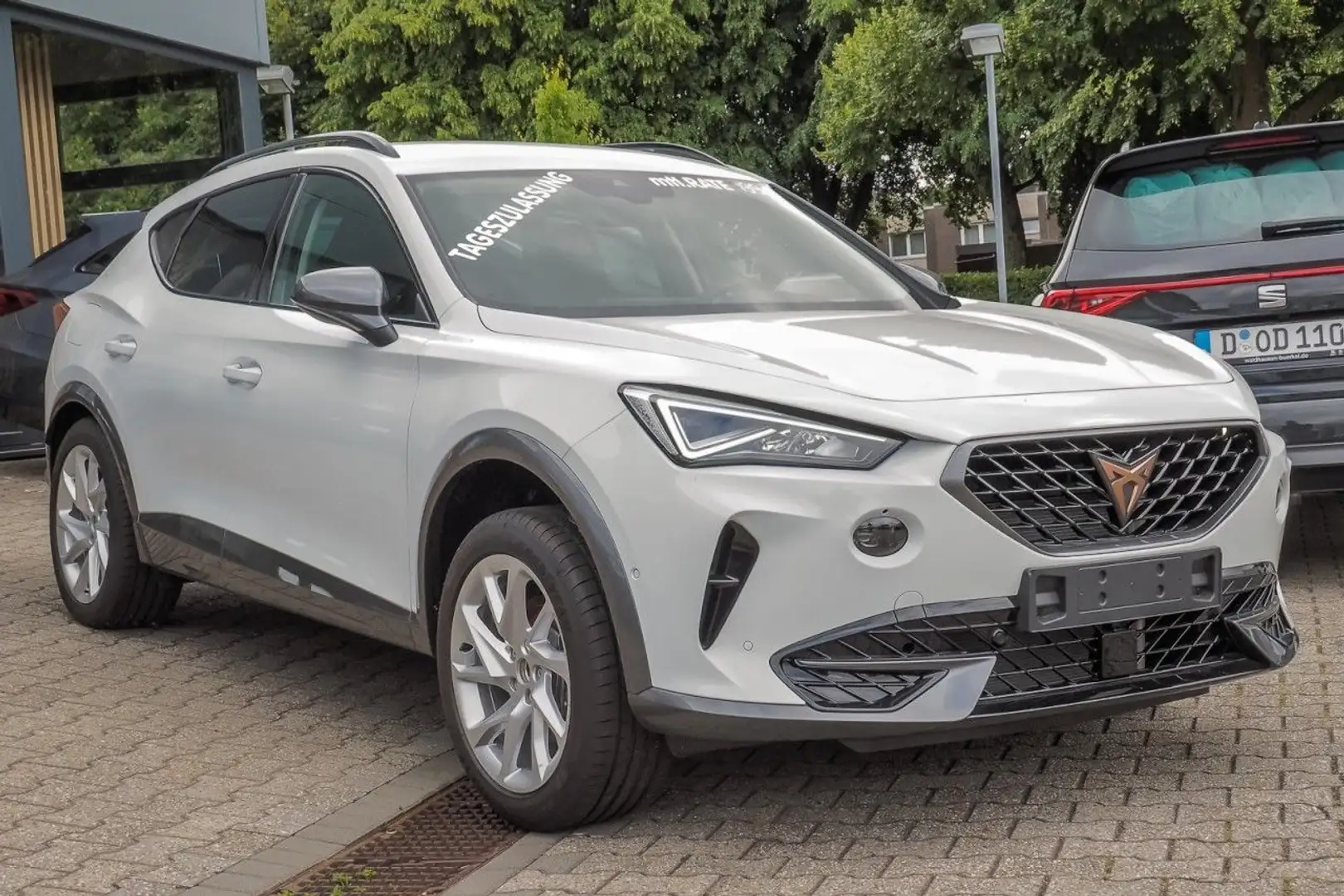 CUPRA Formentor 1.5 TSI DSG+Navi+eKlappe+ESitze+FAL Blanc - 2