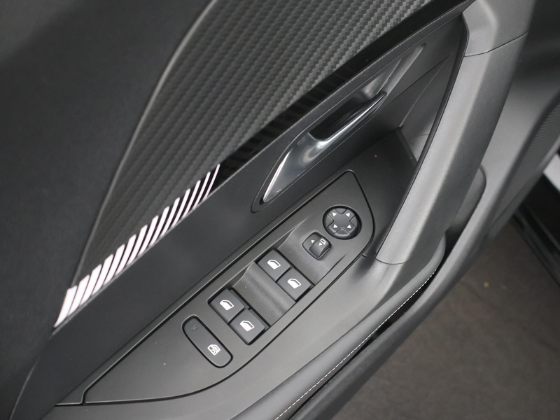 Peugeot 2008 1.2 PureTech 130PK Allure AUTOM. CARPLAY|STOELVERW — photo 28