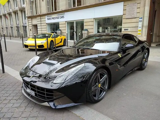 Ferrari F12 Berlinetta V12 6.3 740ch