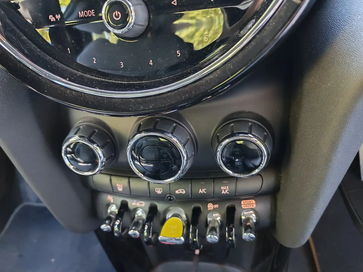 MINI Cooper SE Mini 3p Cooper SE Resolute auto Negru - 1