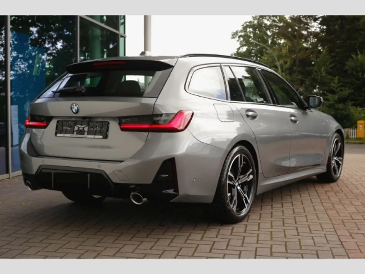 BMW 318 i M-Sport AHK DrivAss Stop&GO Memory Szürke - 2