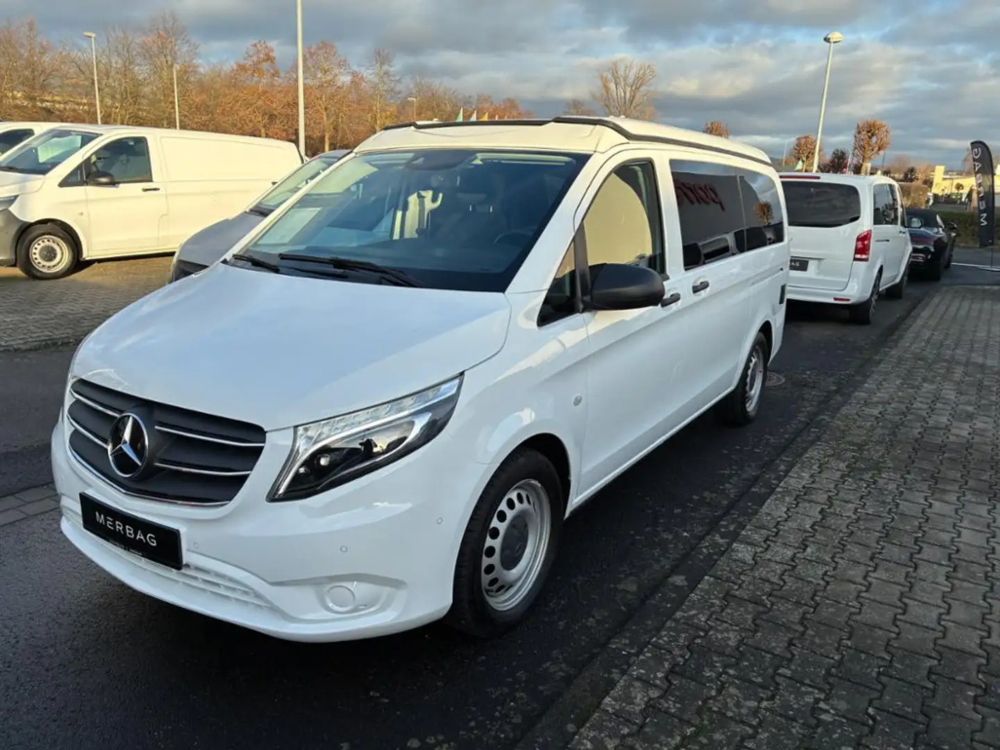 Mercedes-Benz Vito 119 CDI Tourer PRO Lang Vanstar ACC LED LM Weiß - 1