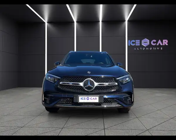 Mercedes-Benz GLC view 2