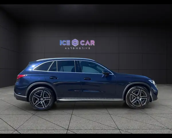 Mercedes-Benz GLC view 4
