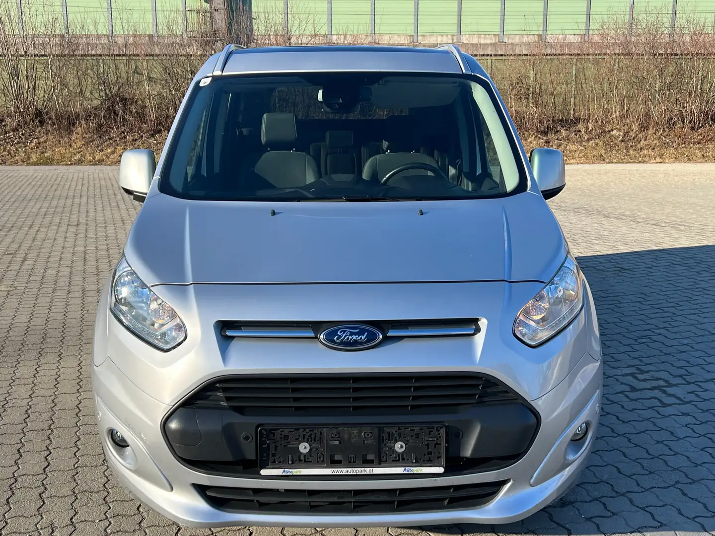 Ford Tourneo Connect Titanium 1.5TD Panorama Parksensoren Euro6* Silber - 2