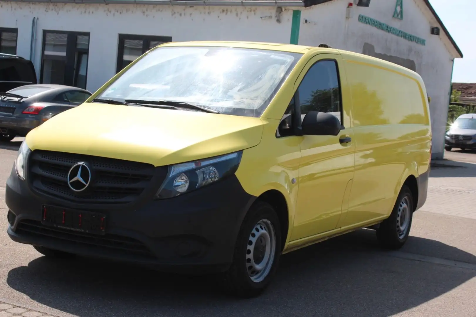Mercedes-Benz Vito Kasten 114/CD lang STH+Navi KEINE DHL WAGE Gelb - 1
