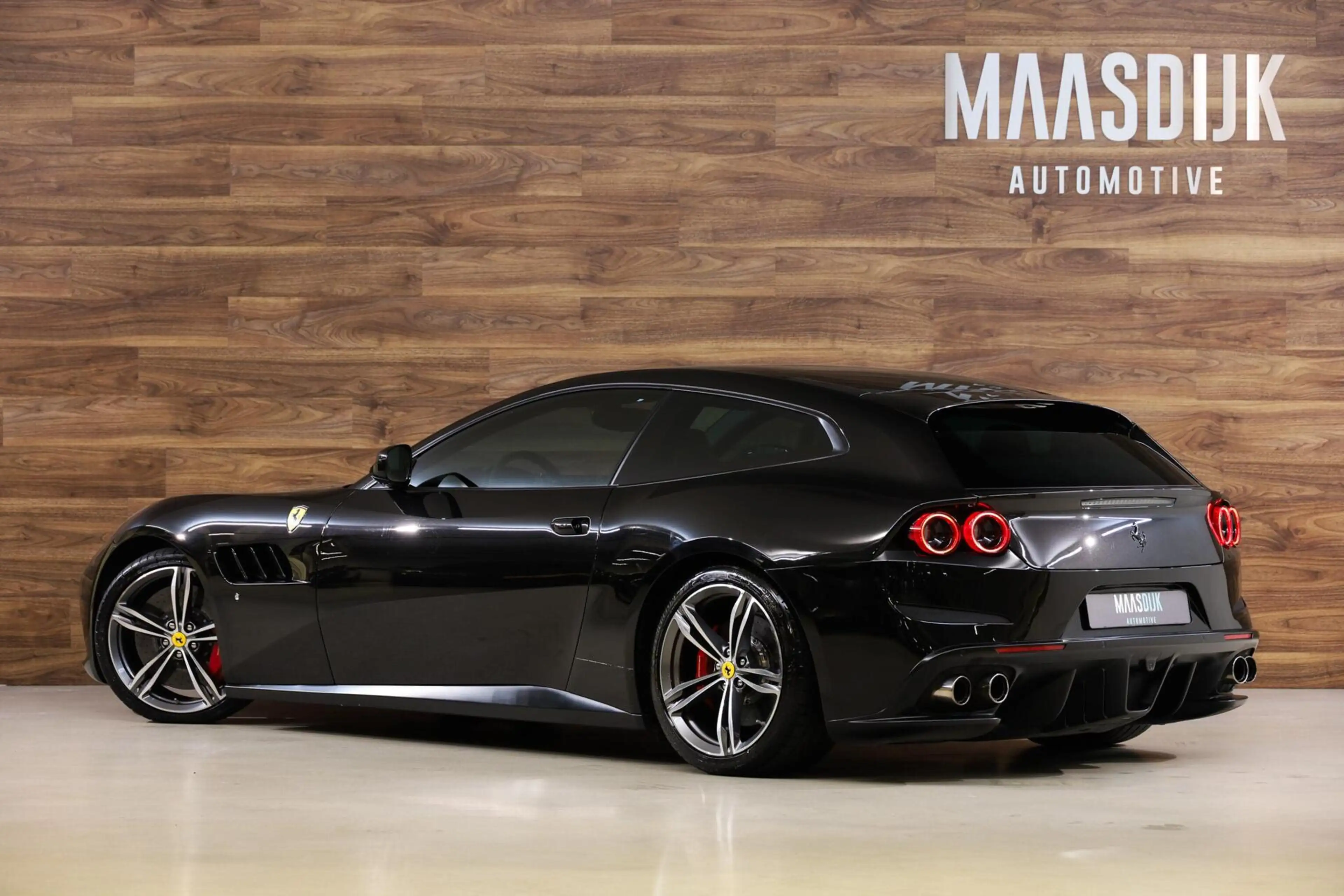 Ferrari GTC4 Lusso V12 HELE|Novitec|Pass Display|Pano|JBL| — photo 13