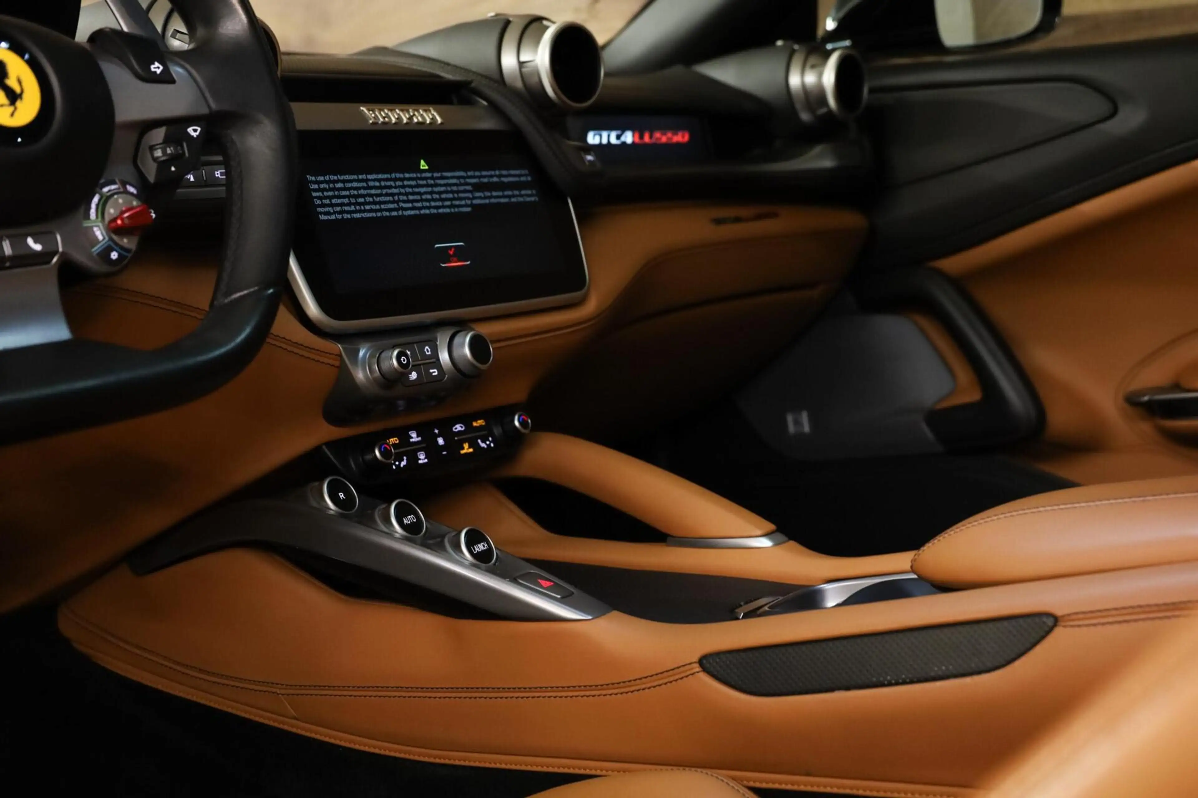 Ferrari GTC4 Lusso V12 HELE|Novitec|Pass Display|Pano|JBL| — photo 36