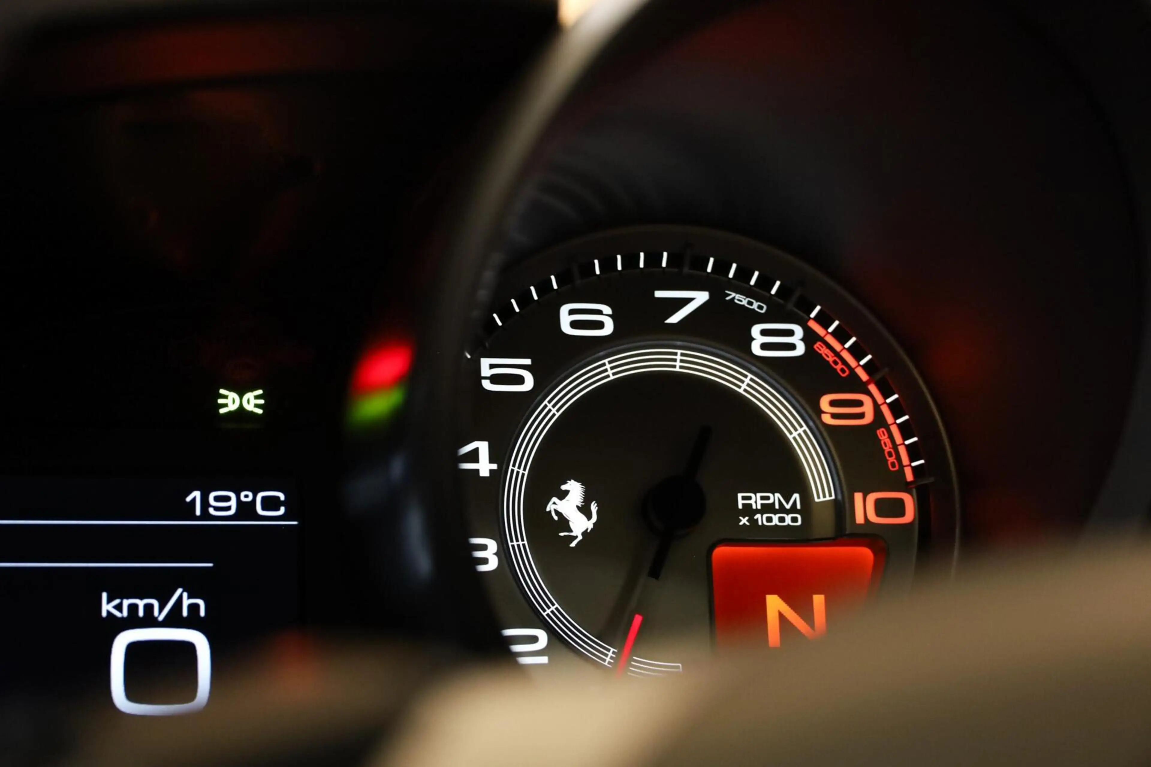 Ferrari GTC4 Lusso V12 HELE|Novitec|Pass Display|Pano|JBL| — photo 34