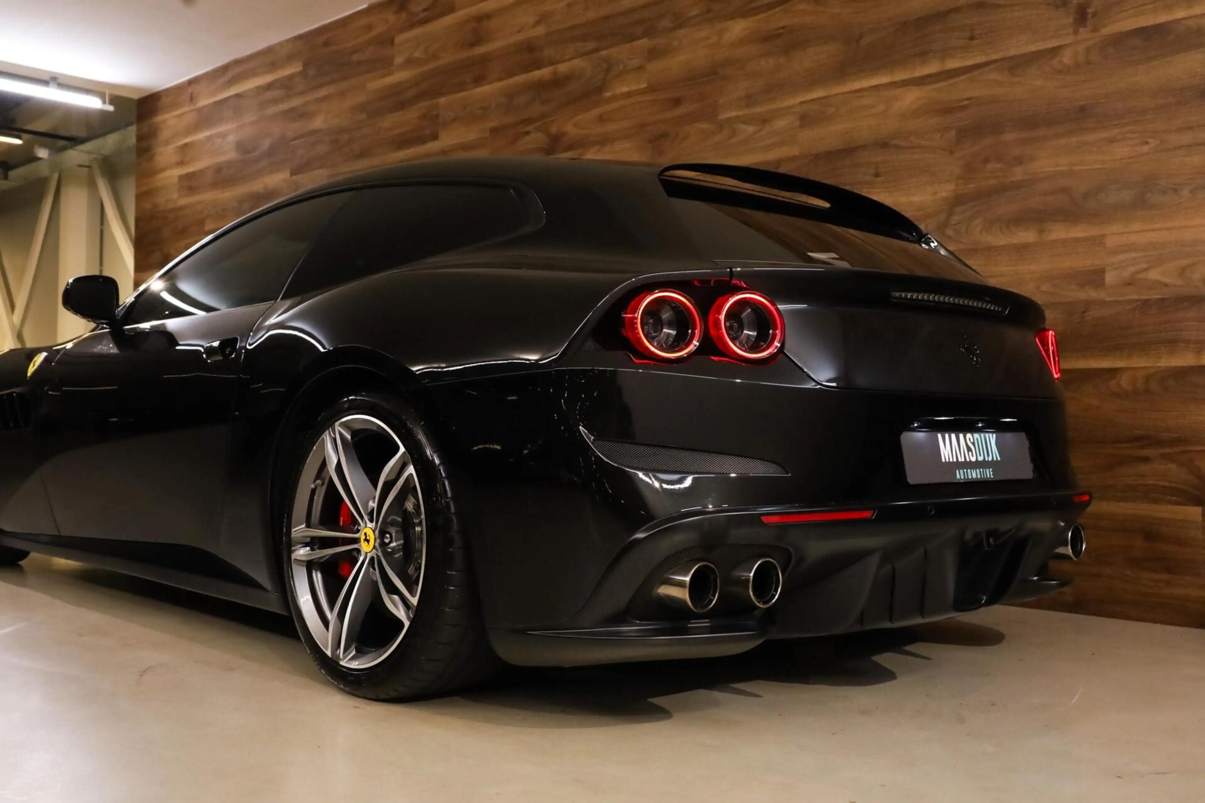 Ferrari GTC4 Lusso V12 HELE|Novitec|Pass Display|Pano|JBL| — photo 27