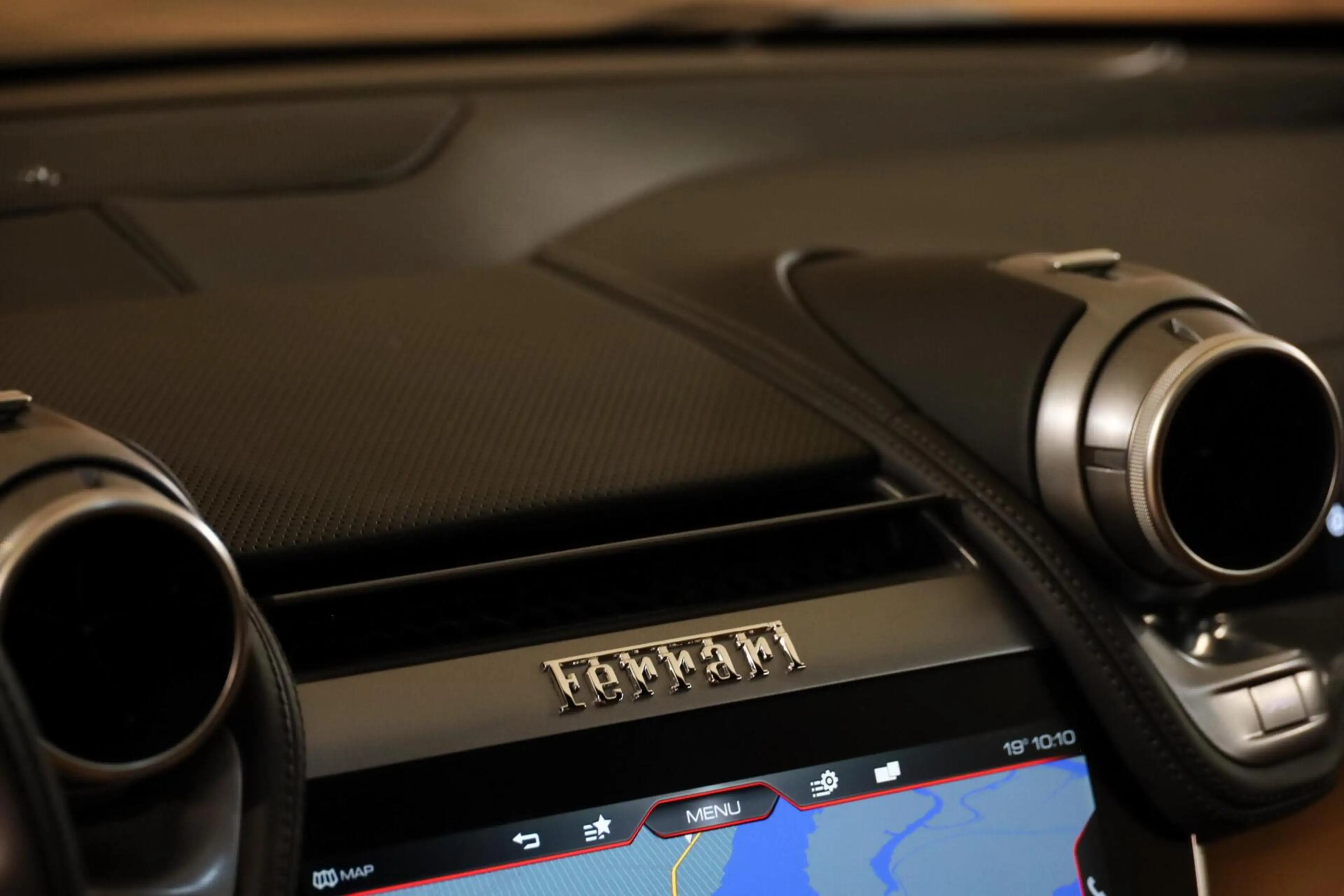 Ferrari GTC4 Lusso V12 HELE|Novitec|Pass Display|Pano|JBL| — photo 28