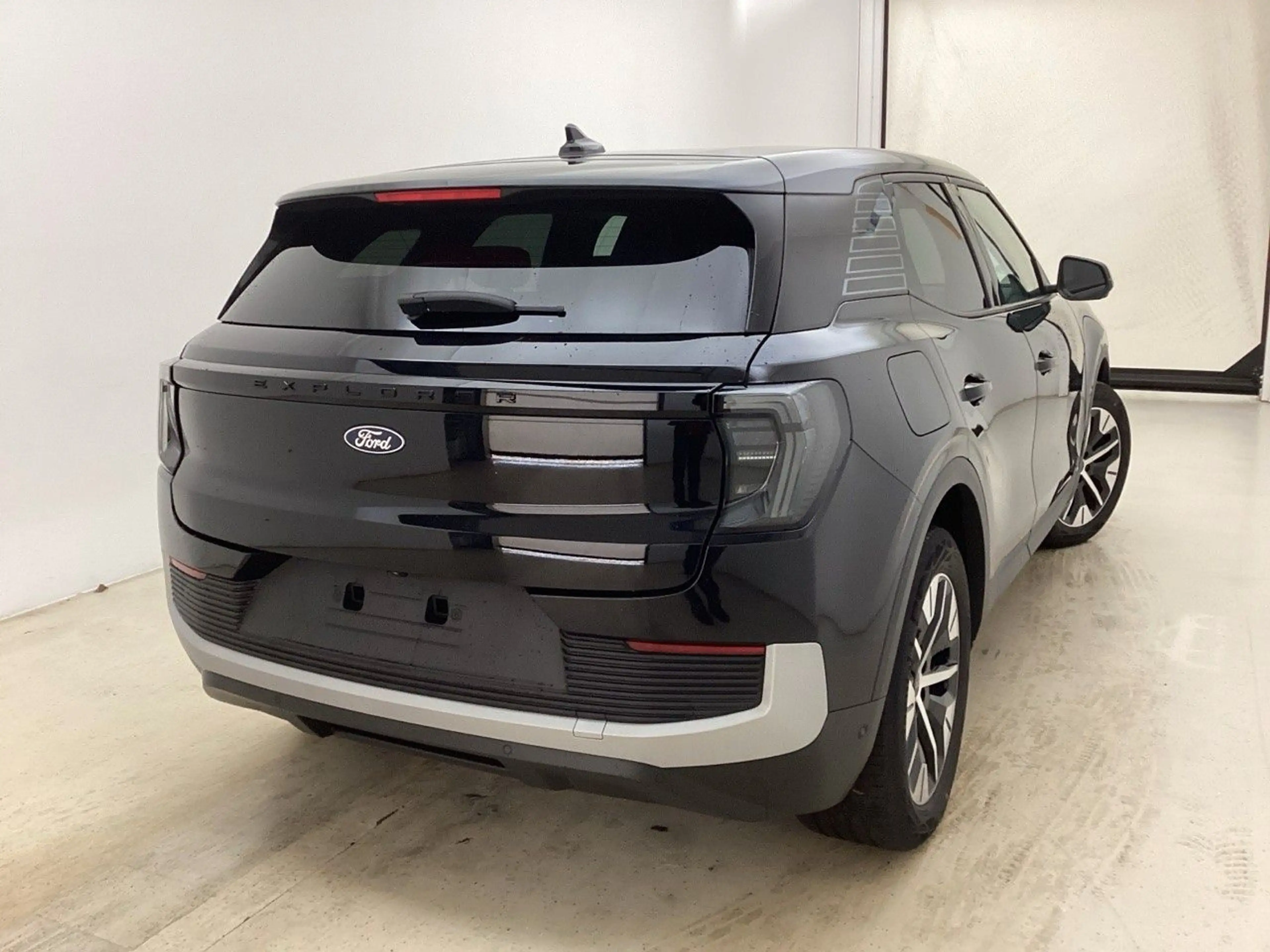 Ford Explorer AWD 79kWh Auto./360-KAMERA/ACC/HEAD-UP/ — photo 3