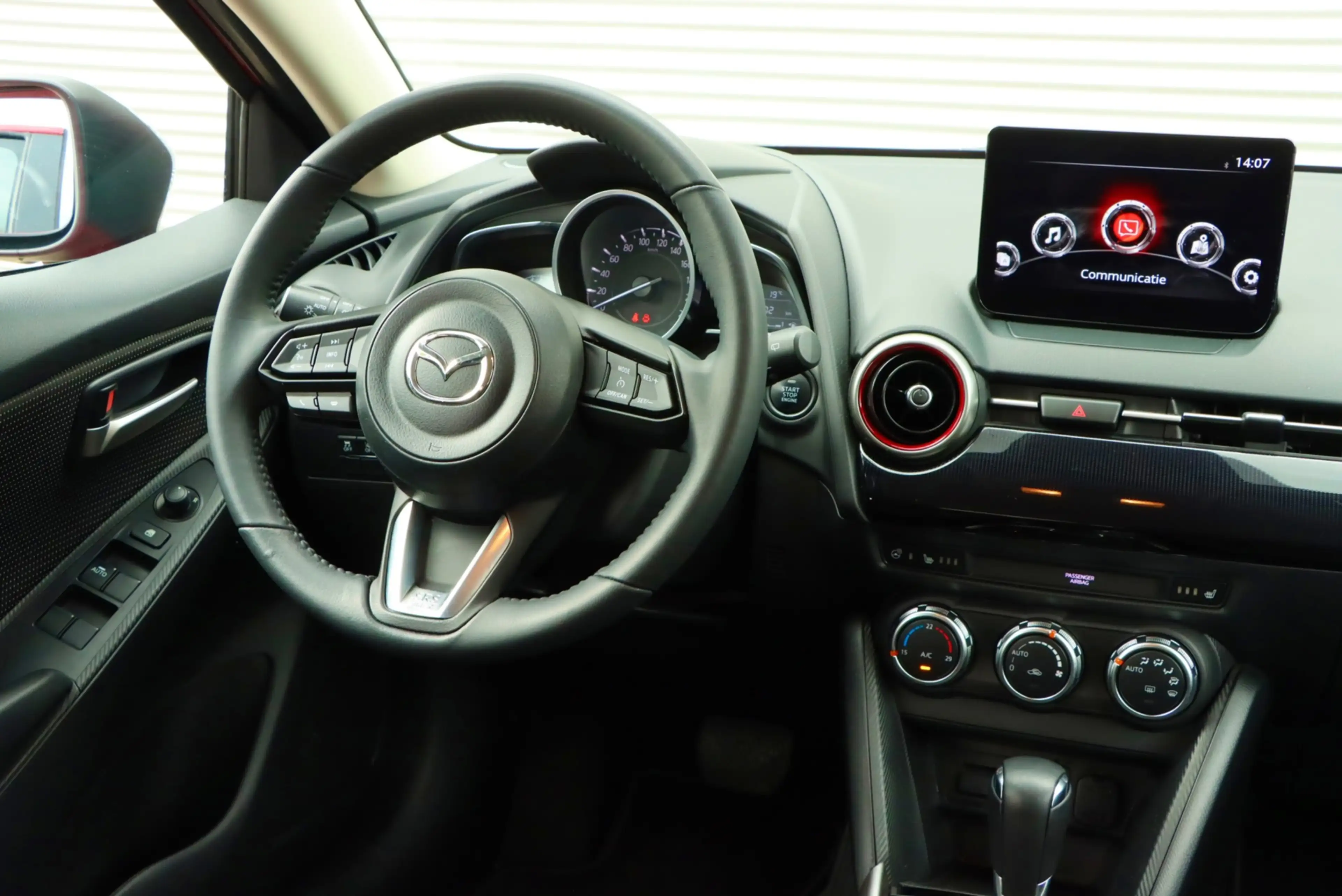 Mazda 2 1.5 Skyactiv-G Comfort | 1E EIGENAAR | CARPLAY | S — photo 6