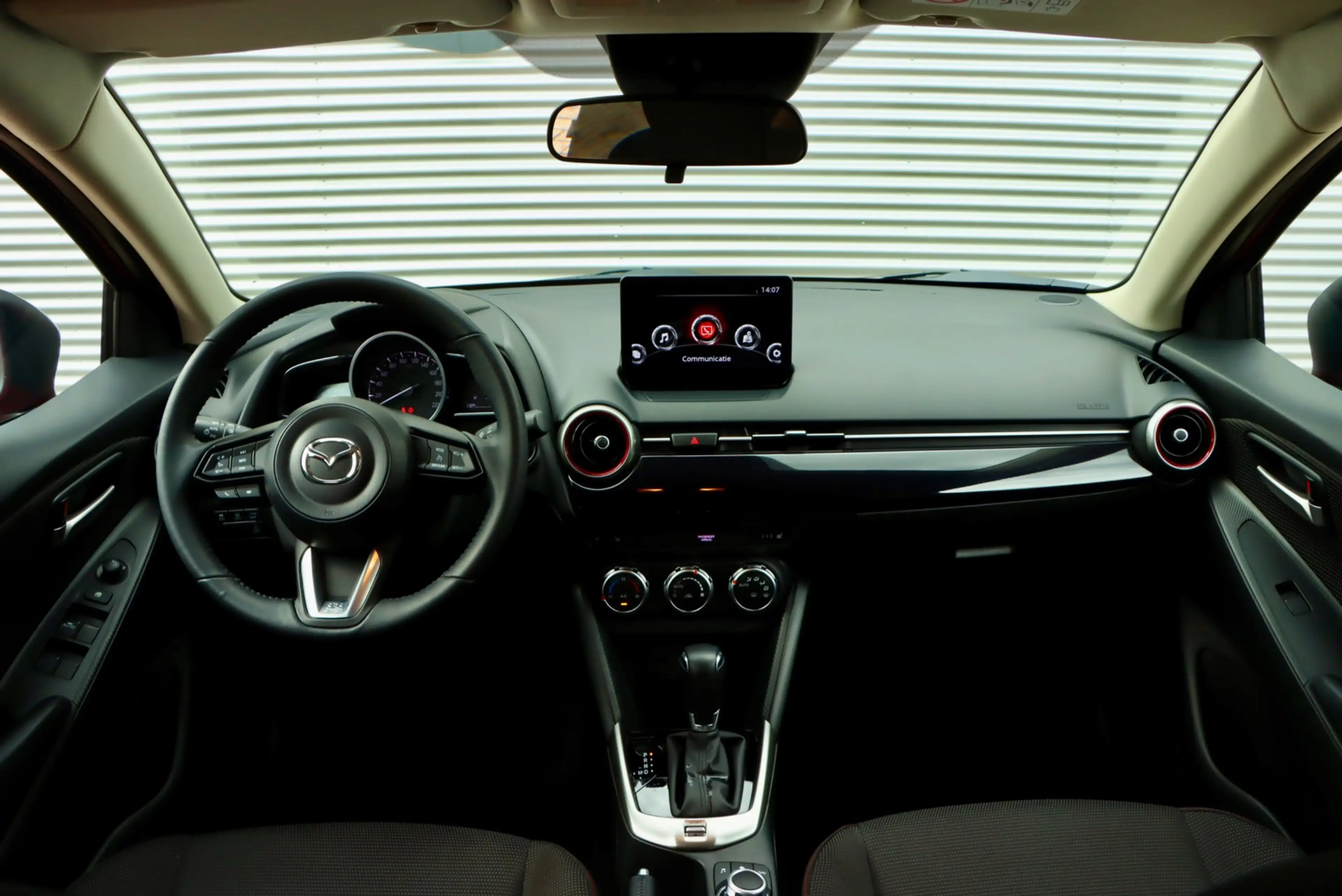 Mazda 2 1.5 Skyactiv-G Comfort | 1E EIGENAAR | CARPLAY | S — photo 5