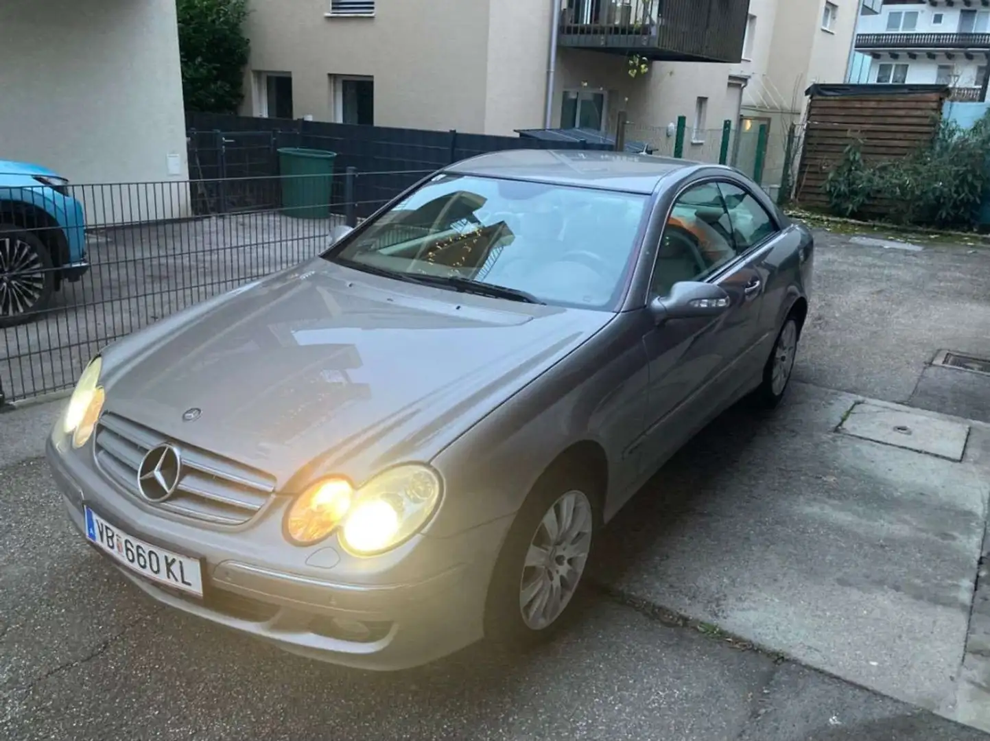 Mercedes-Benz CLK 220 CLK 220 Elegance CDI Aut. Elegance Beige - 1