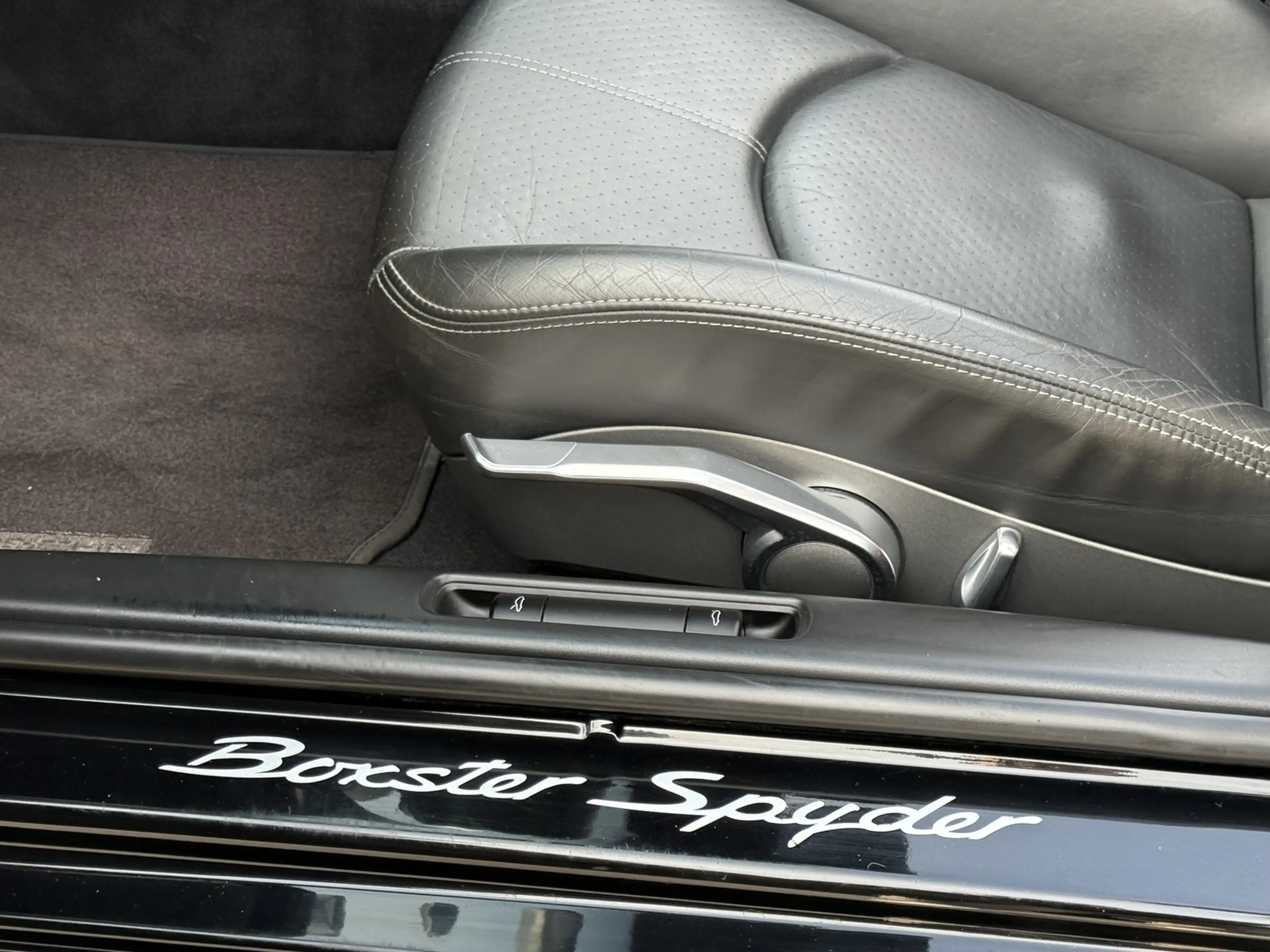 Porsche Boxster 987 Spyder PDK*SPORTABGAS*BI-XENON*PCM-NAVI — photo 12