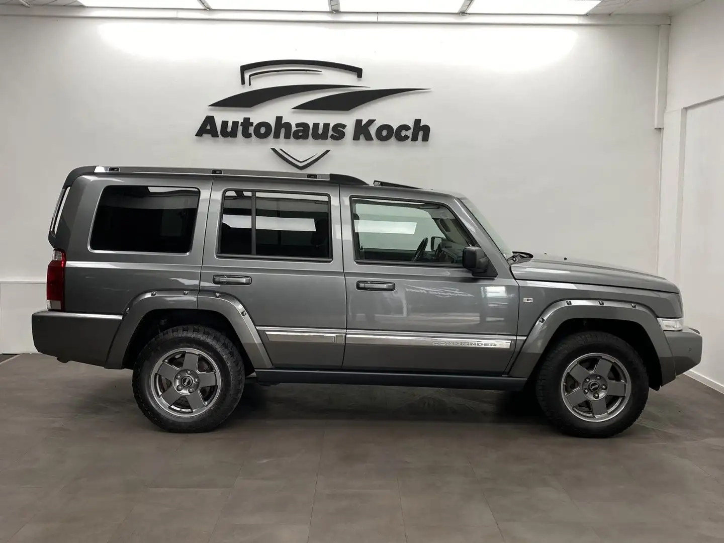 Jeep Commander COMMANDER 3.0 CRD LIMITED - "NEUWAGEN CHARAKTER" Gri - 2