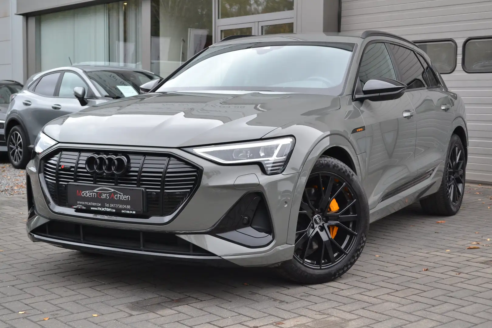 Audi e-tron Q8 e-tron 55 quattro "S-line Black Edition" 408PK Grau - 1