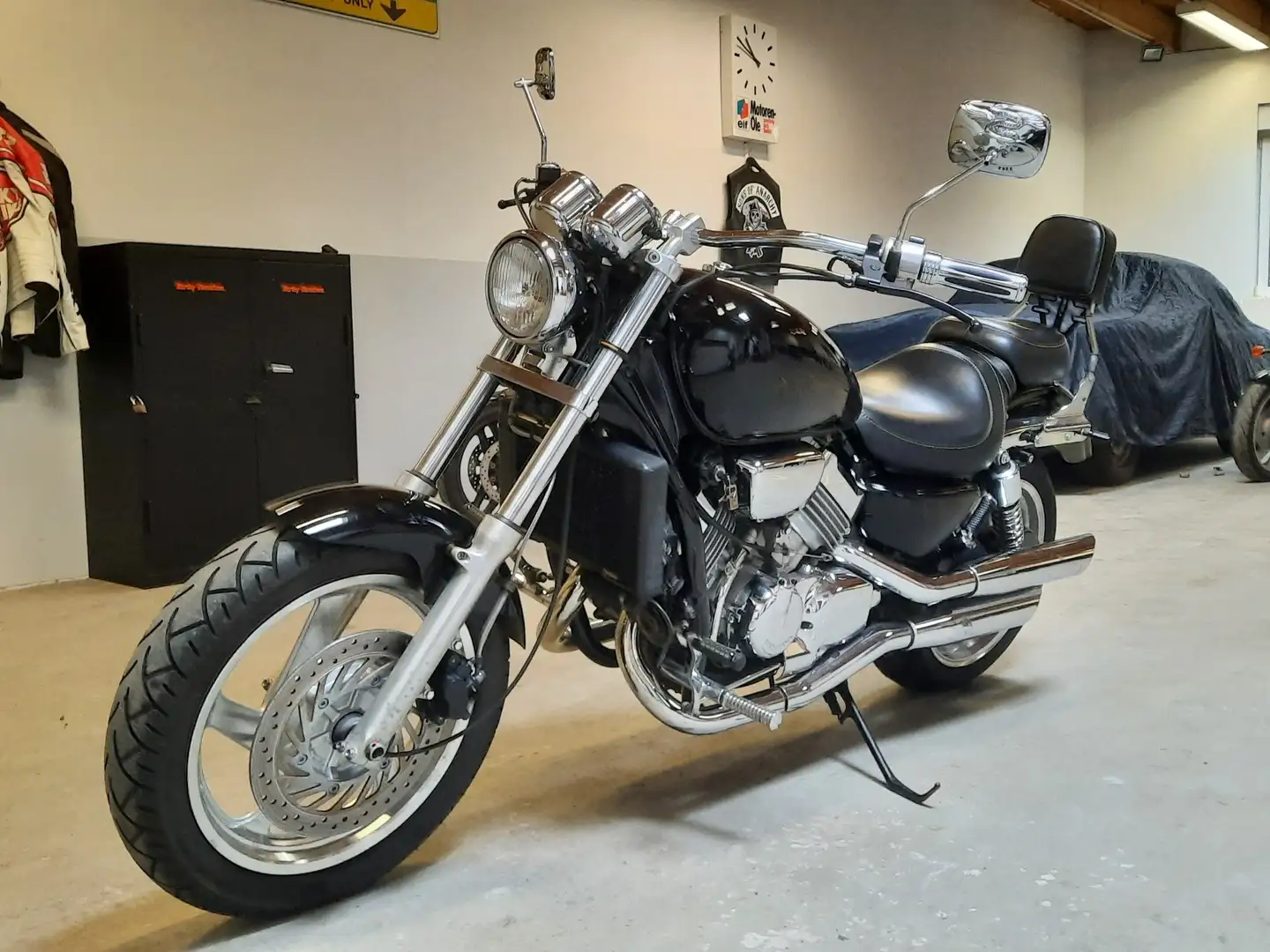 Honda VF 750 C Magna RC43 TOP Zustand ansehen lohnt sich!!! Negro - 1