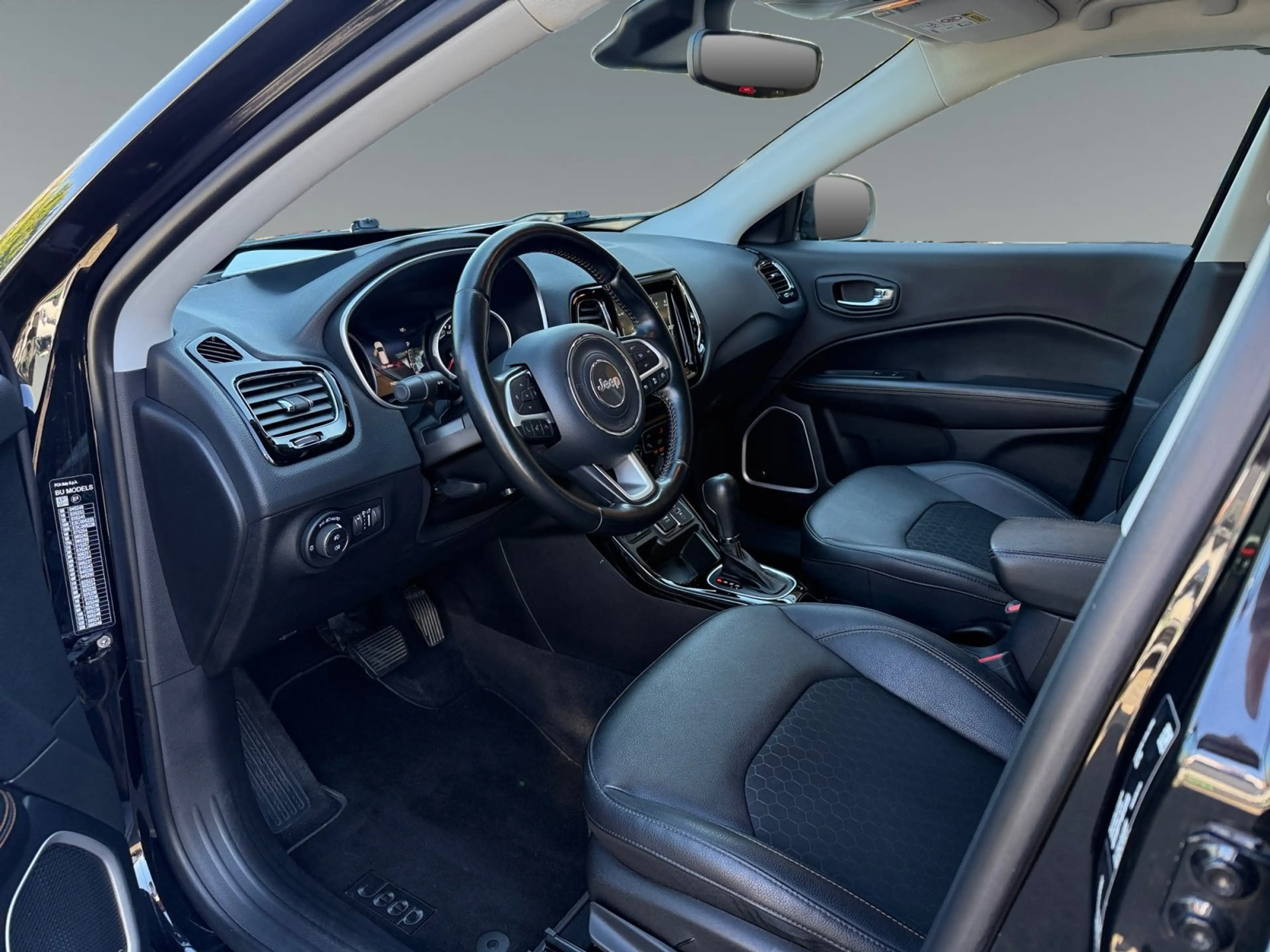 Jeep Compass 1.3 MultiAir FWD Limited *NAVI*PDC+AHK*LM — photo 10