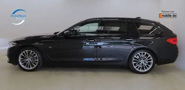 BMW 5 Series view 4
