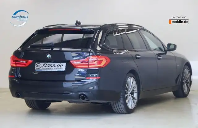 BMW 5 Series view 8