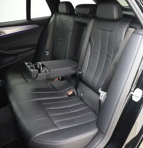 BMW 5 Series view 15