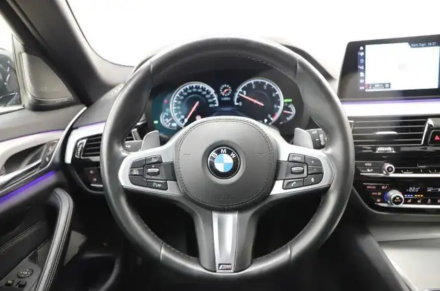BMW 5 Series view 12
