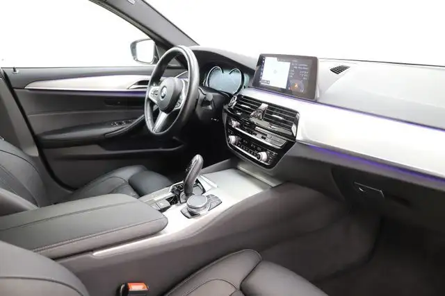 BMW 5 Series view 13
