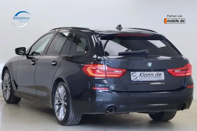 BMW 5 Series view 6