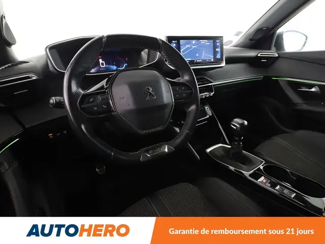 Peugeot 2008 view 11