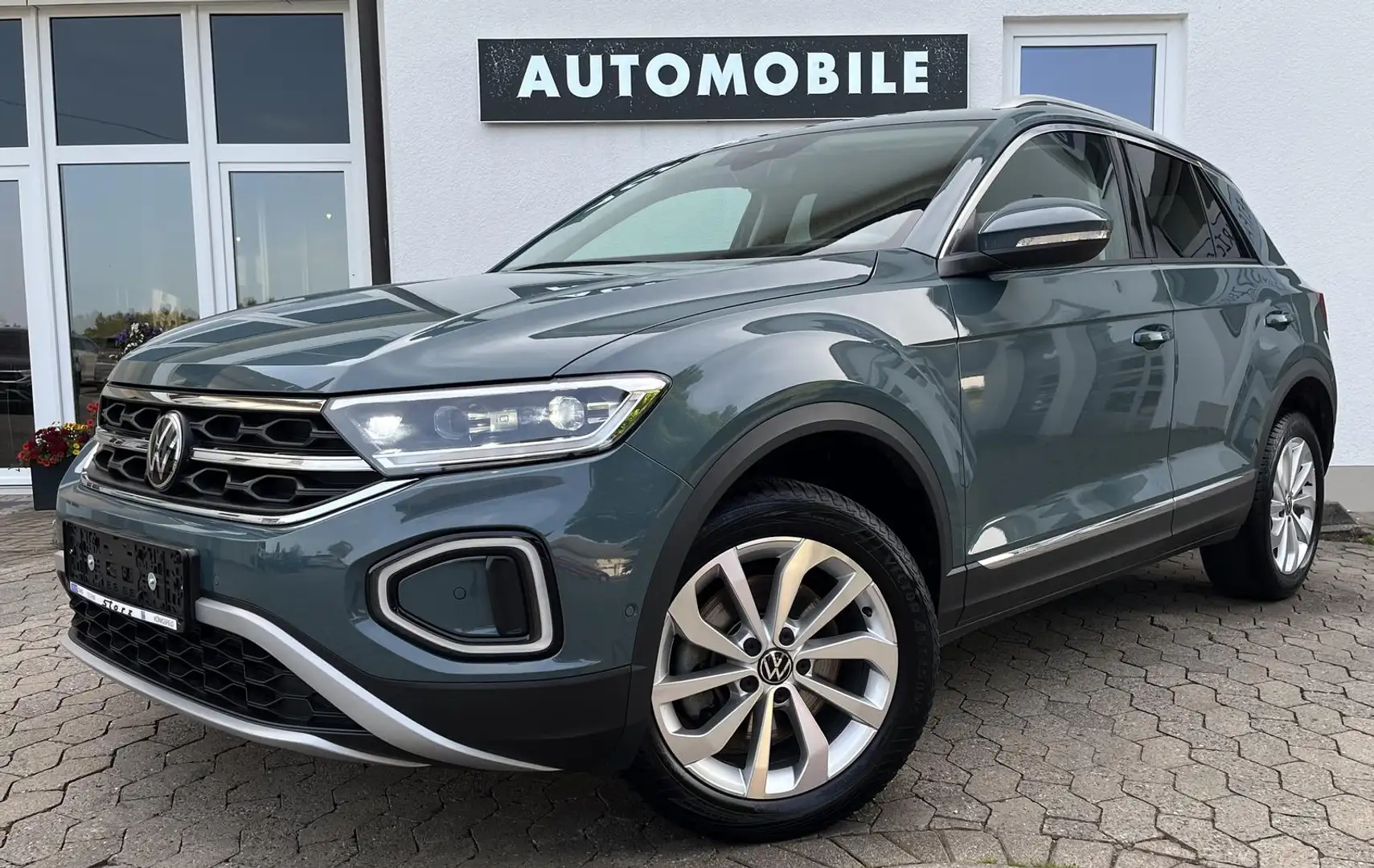 Volkswagen T-Roc Style 2,0 TDI DSG LED NAVI KAM ACC SHZ PDC Blau - 1