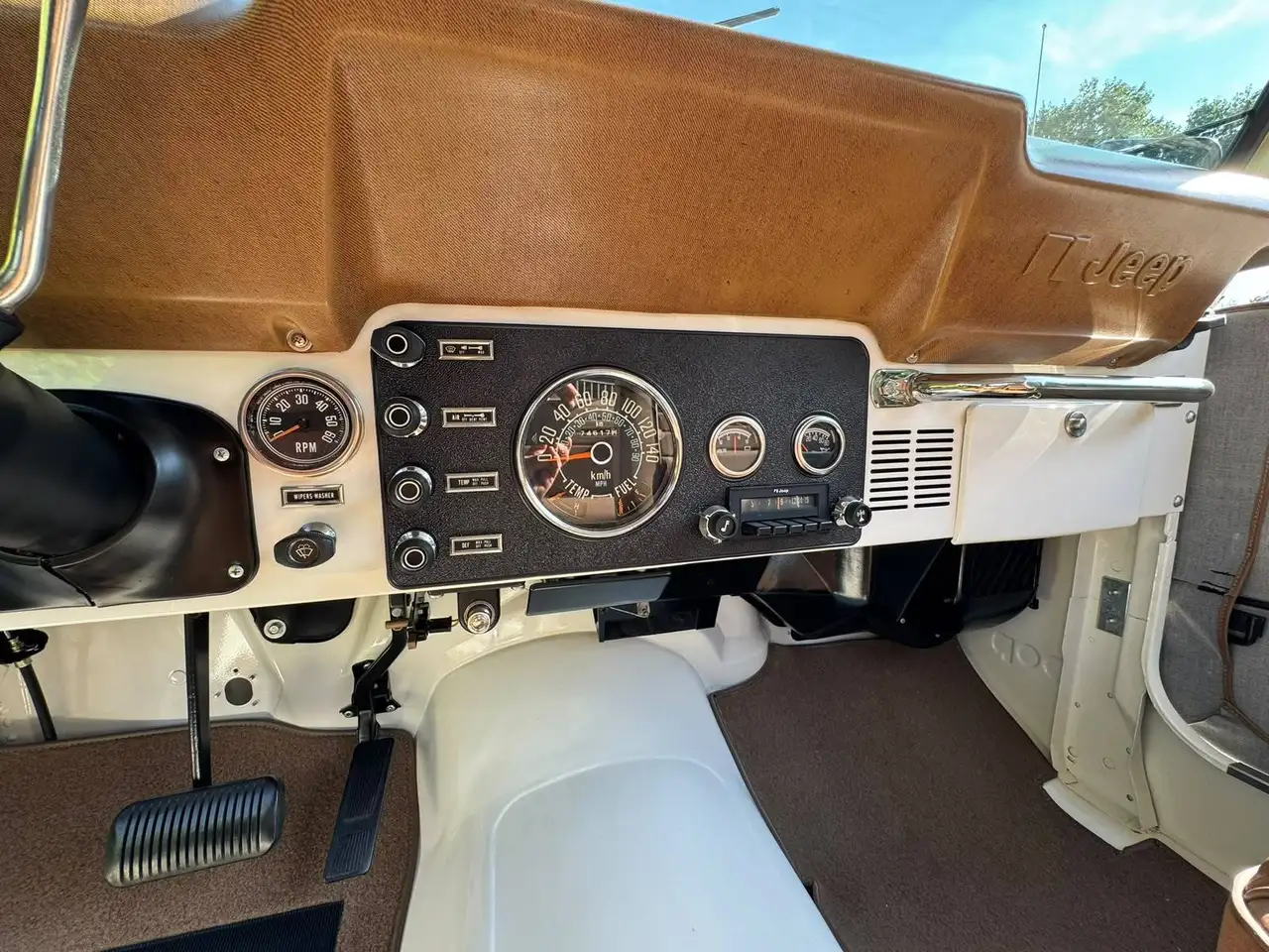 Jeep CJ-7 Golden Eagle, foto 5