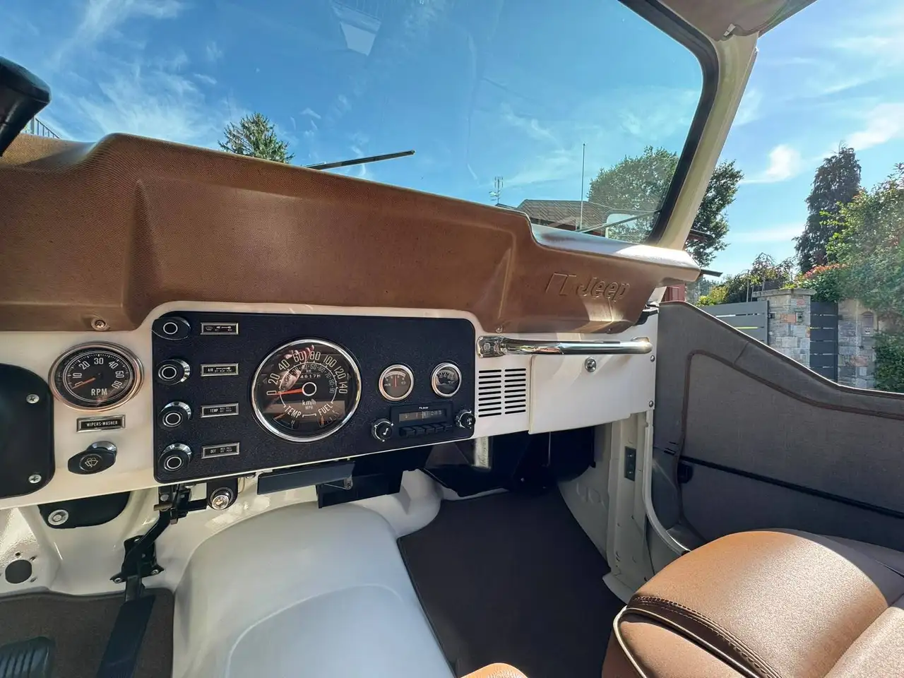 Jeep CJ-7 Golden Eagle, foto 12