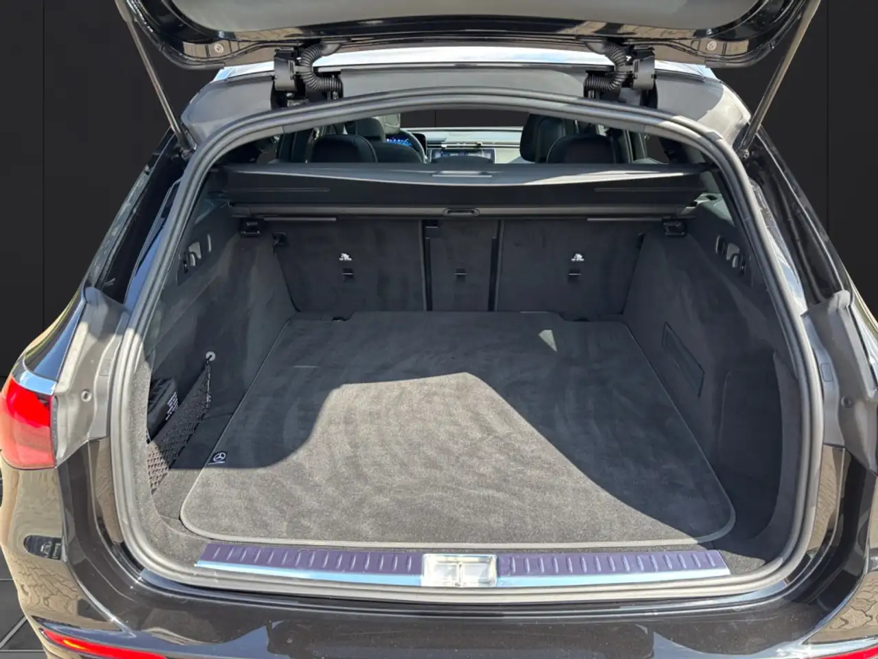 Mercedes-Benz E-Class d 4MATIC T-Modell AMG*AHV*Fahrassitenz, миниатюра 15