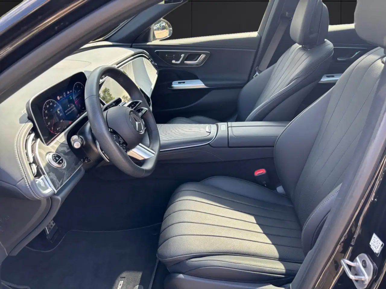 Mercedes-Benz E-Class d 4MATIC T-Modell AMG*AHV*Fahrassitenz, миниатюра 8