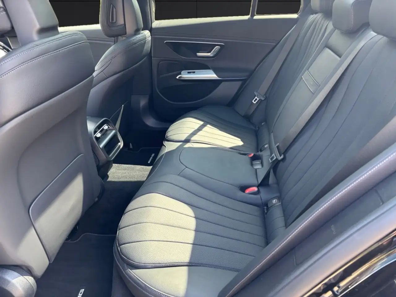 Mercedes-Benz E-Class d 4MATIC T-Modell AMG*AHV*Fahrassitenz, миниатюра 13